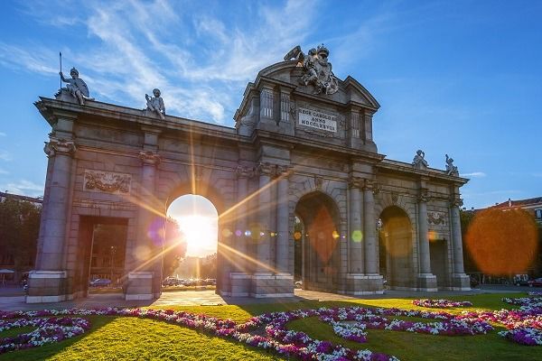 transplante capilar em Madrid - imagem da Puerta del Sol