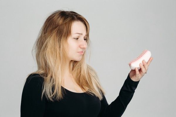 O que fazer em caso de queda excessiva de cabelo?