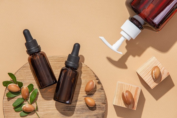 Sortimento de produtos de argan de vista frontal