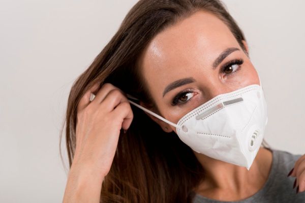 queda de cabelo pós-Covid - Mulher com queda de cabelo pós-Covid