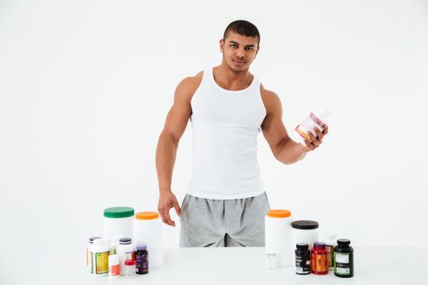 Esportista analisa relação entre shakes de proteína e calvície 