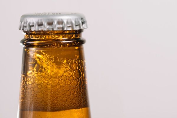 Garrafa de cerveja com tampa