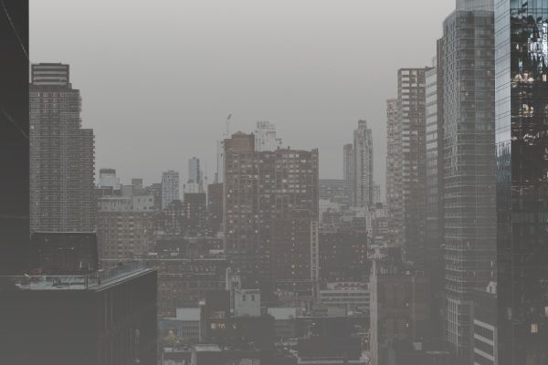 A poluição interfere na queda de cabelo? Que subtâncias ocorrem neste fenômeno?